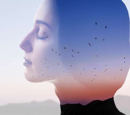 Zij-aanzicht van een jonge vrouw - Energetisch coaching bij Helemaal-ik, praktijk in Raalte